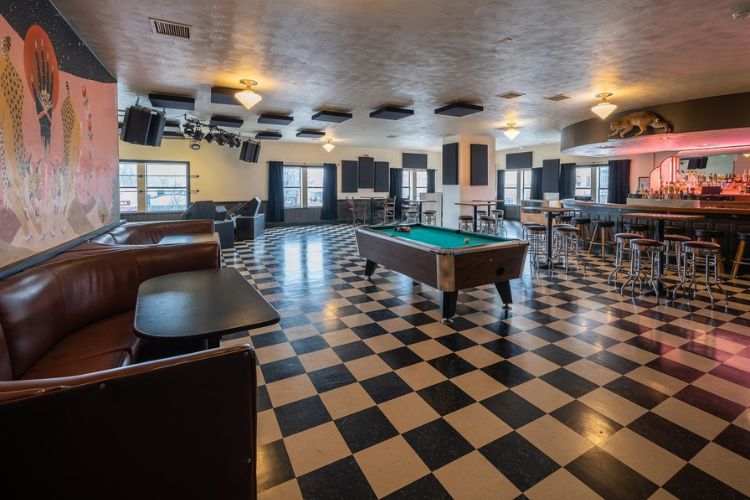 skylark lounge